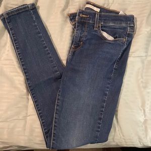 Levi’s 710 Super Skinny jeans - Size 28